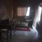 Casa Dos Fundos Com Estacionamento