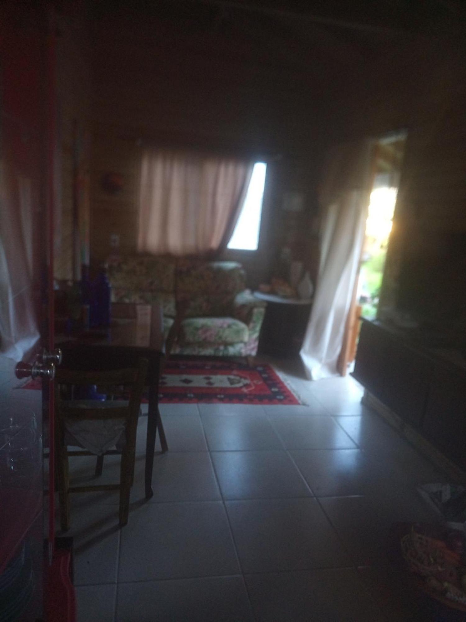 Casa Dos Fundos Com Estacionamento * Florianópolis